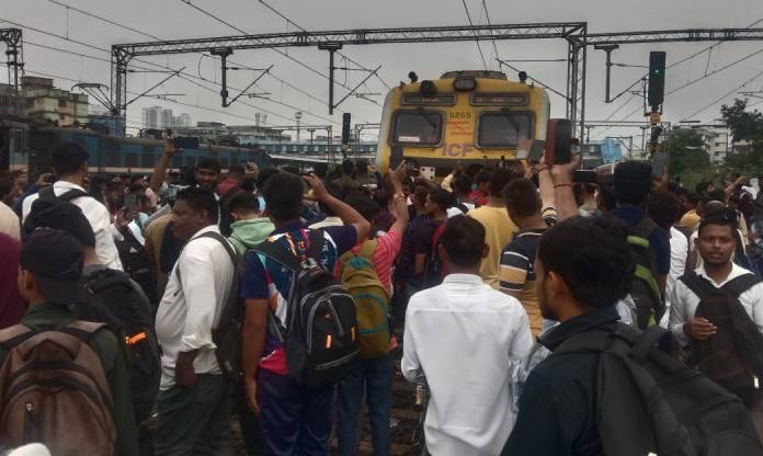 Passengers Rail Roko At Diva Railway Station