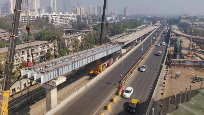 Construction of Girder of T1 Terminal Flyover by MMRDA