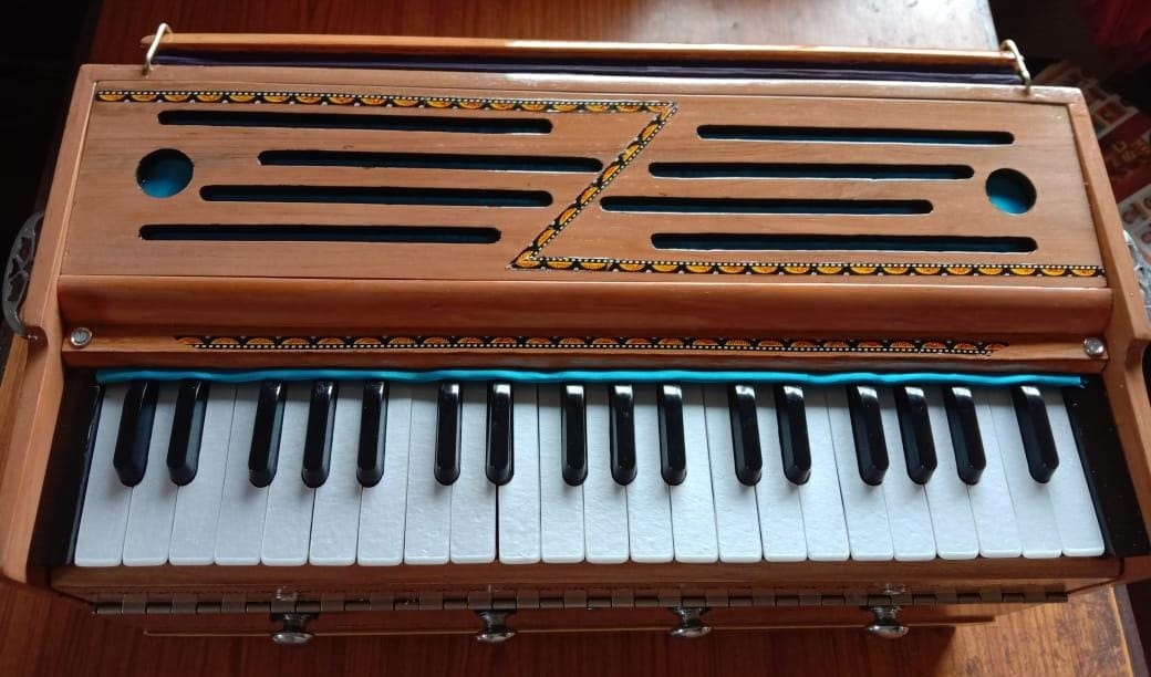 Sanjay Dasakkar Harmonium