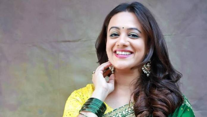 talk with actress spruha joshi 