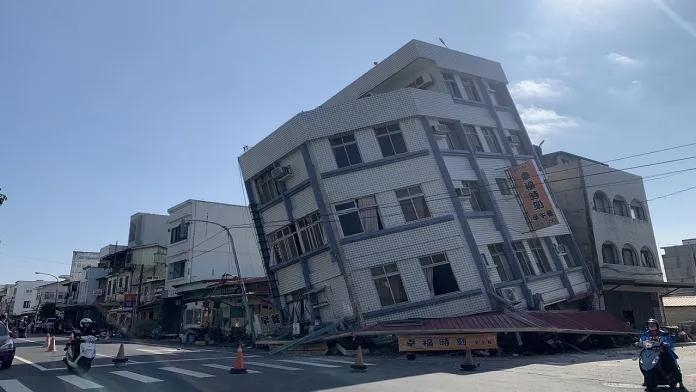 Taiwan-massive-earthquake-hits-hualien