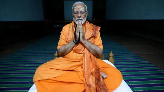 pm modi meditates kanyakumari