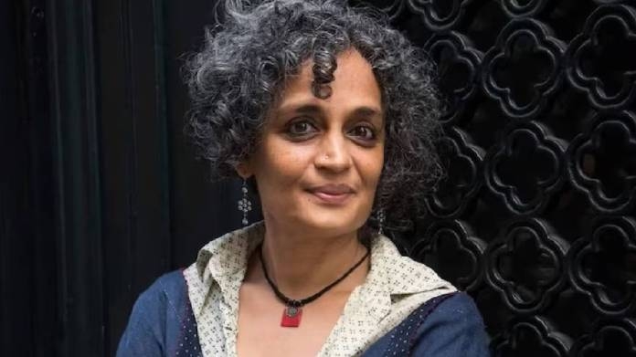 Arundhati roy Controversial statement 